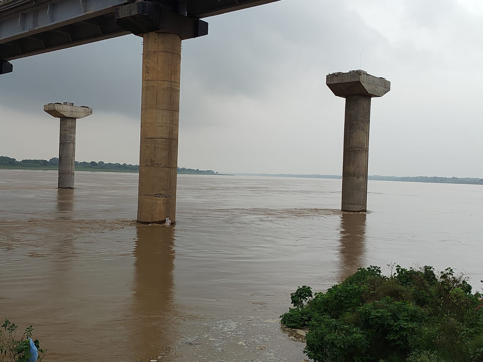 लगातार बढ़ रहा यमुना का जलस्तर