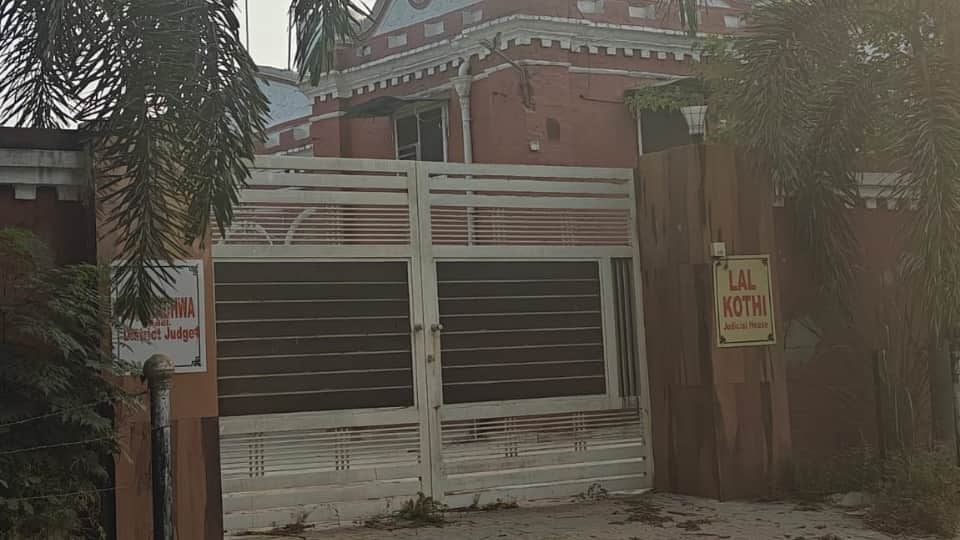 Theft at vacant judge's bungalow in Faridkot Thieves made off with AC fans