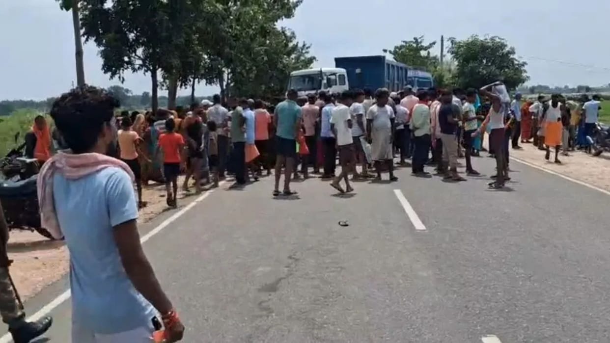 Bihar news: mohanpur pickup vehicle accident soniya devi death in jamui news