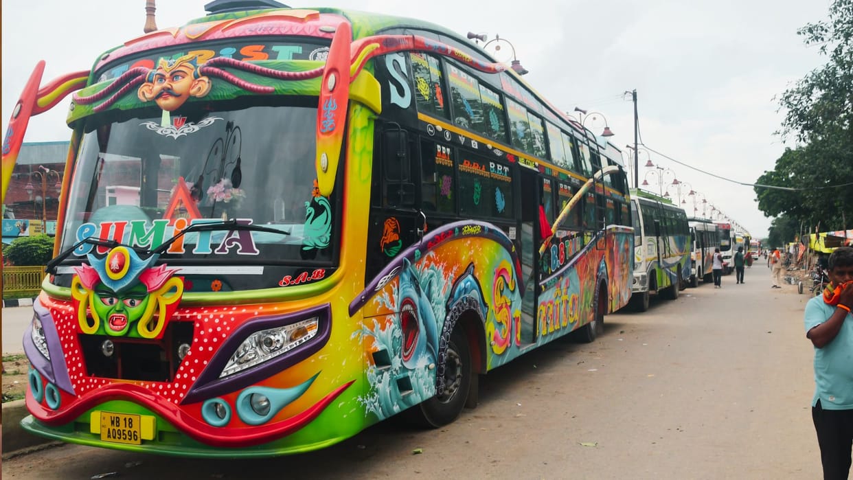 Service lanes of Ring Road and bypass designated as parking for tourist buses in varanasi