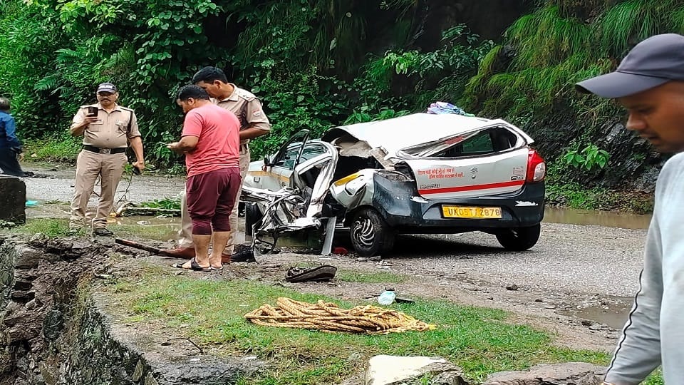 One dead as boulder falls on vehicle in champawat