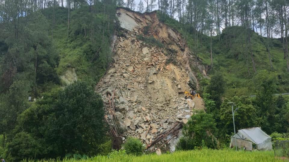 Bageshwar-Garur main road blocked due to heavy landslide