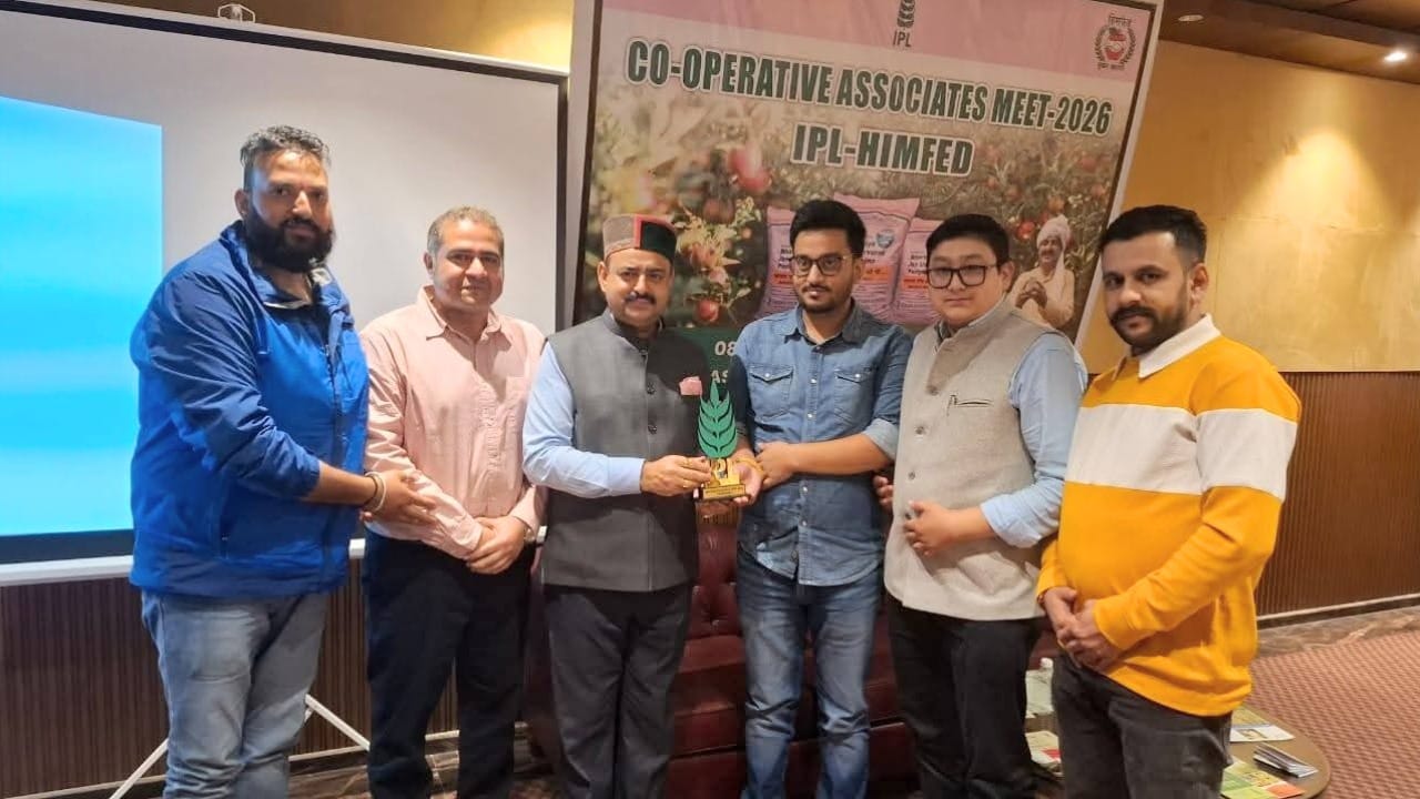 आईपीएल-हिमफेड सहकारी सम्मेलन में हिमफेड अध्यक्ष महेश्वर सिंह चौहान।