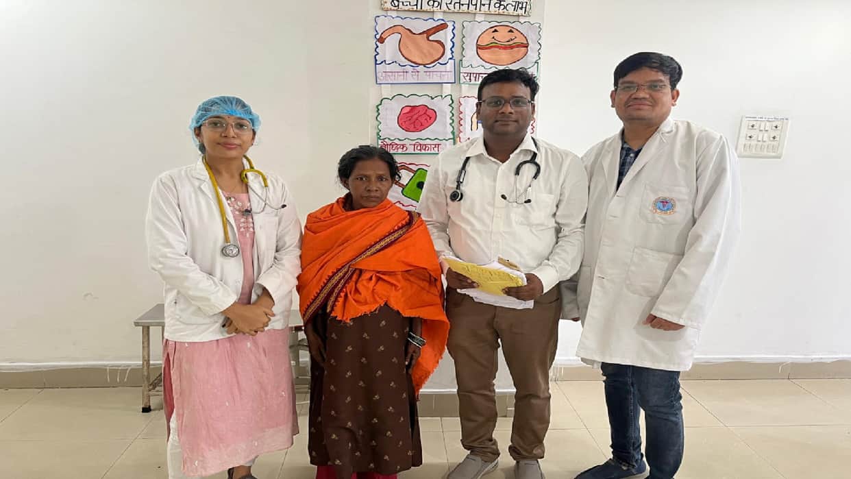 An 8-kg tumor was removed from the abdomen of a 46-year-old woman; a three-department team performed successfu