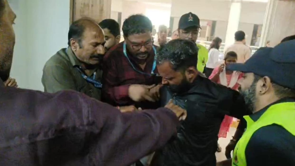 indore-collector-office-jan-sunwai-self-immolation-attempt-fraud-case