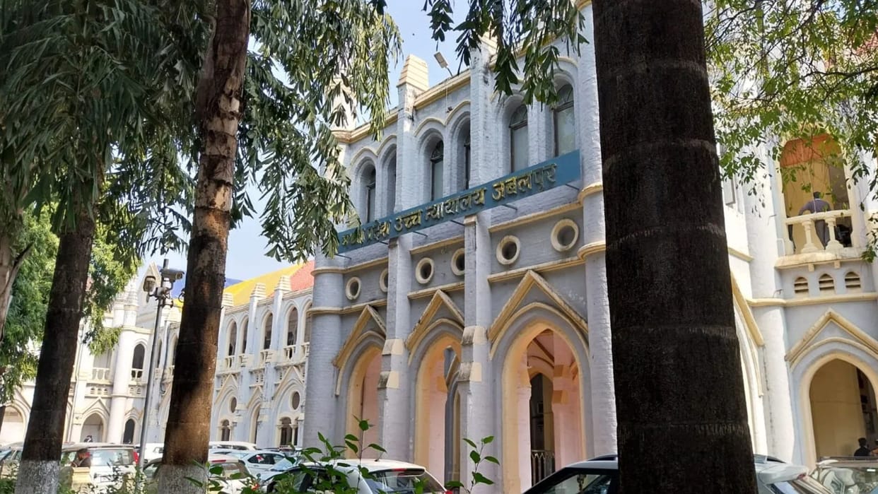 EOW DG Summoned High Court Expresses Anger Over Delayed Charge Sheet; Demands Explanation