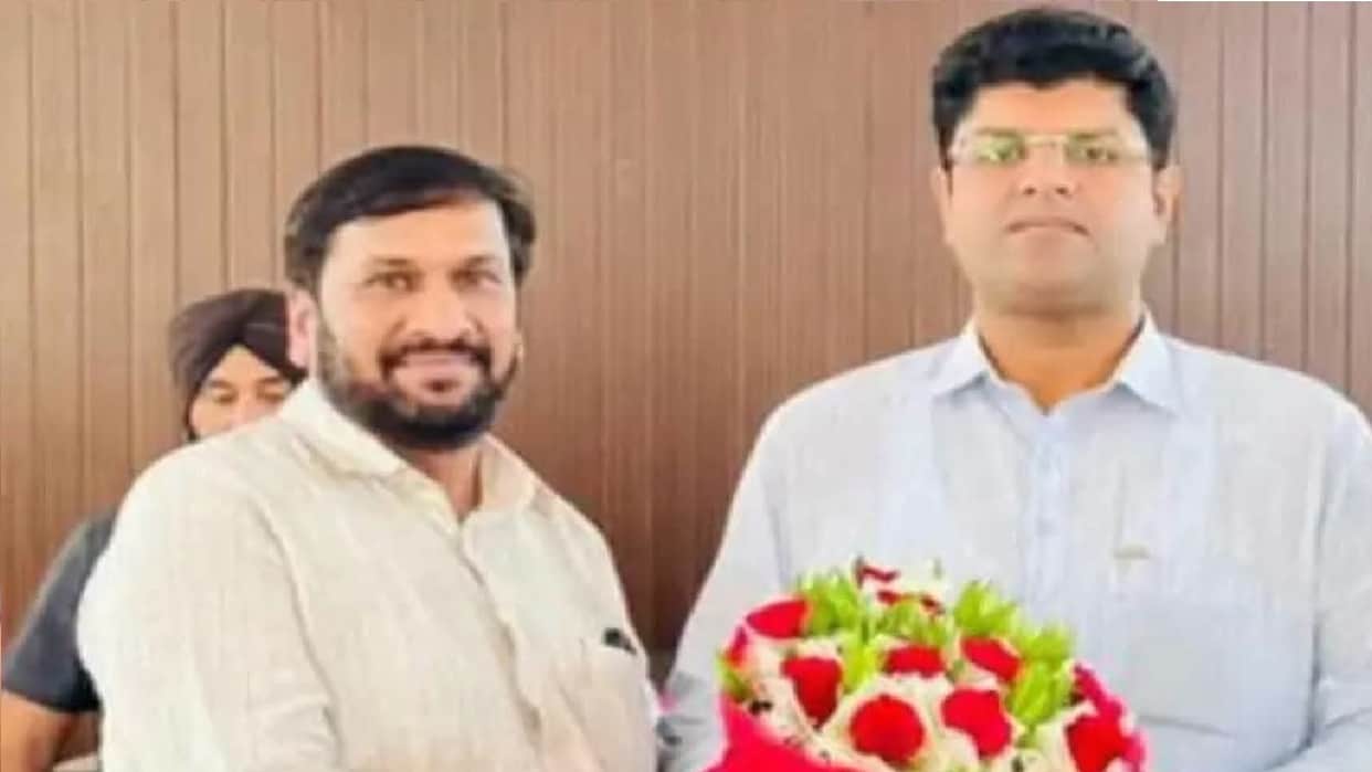 Setback for JJP in Badli; constituency president Dharmendra Guliya quits the party.