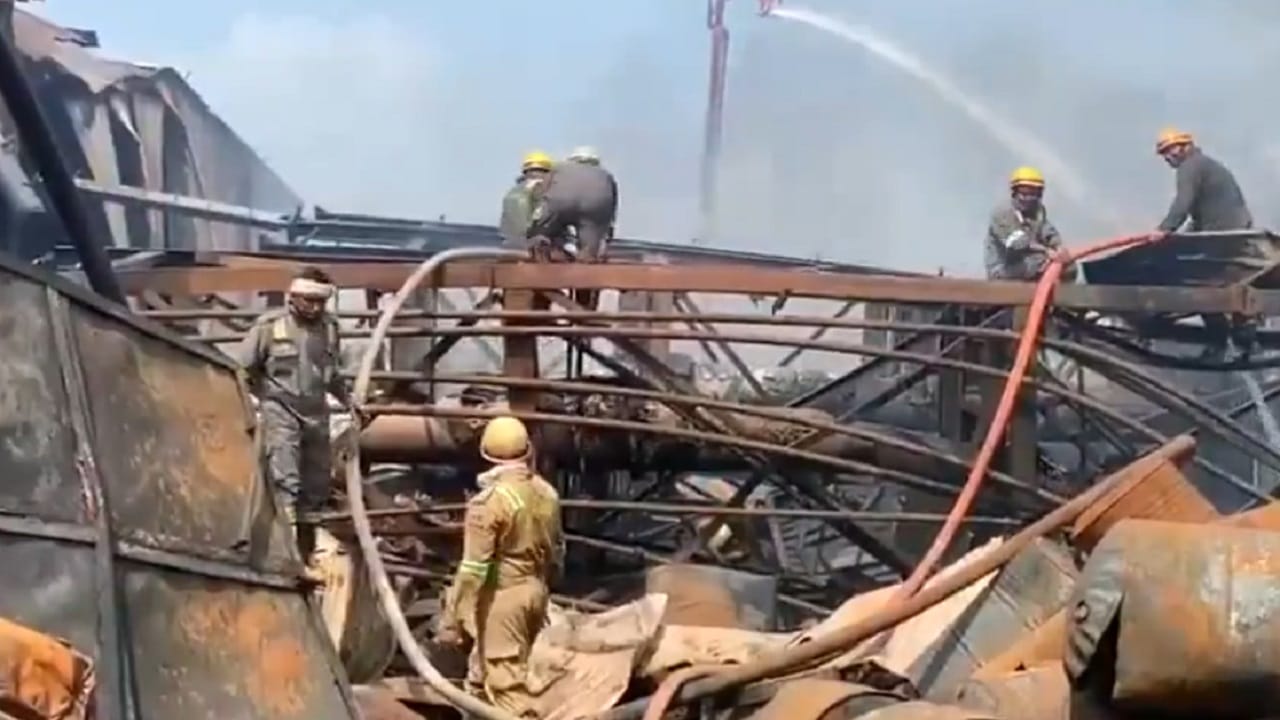 केमिकल फैक्टरी में लगी आग