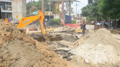 Kanpur 300 crore spent yet air quality remains poor broken roads open garbage dumps scored 183.2 out of 200