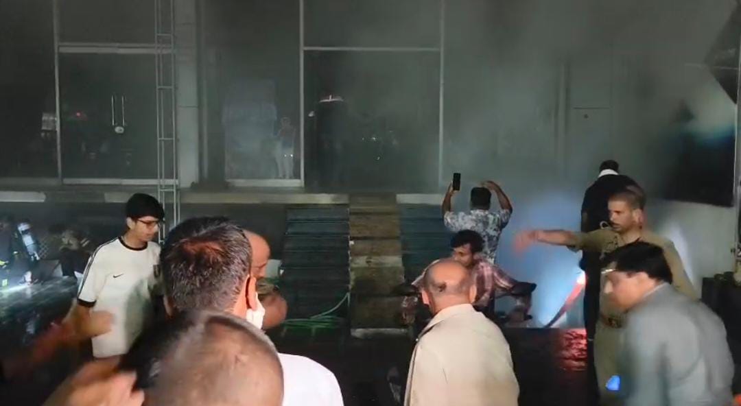 Banda massive fire broke out at  Mayur Motors showroom raging flames and smoke rose late at night