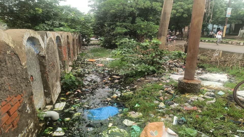 Open Drains Claim Lives in Agra, Activists Prepare Legal Action Against Civic Body