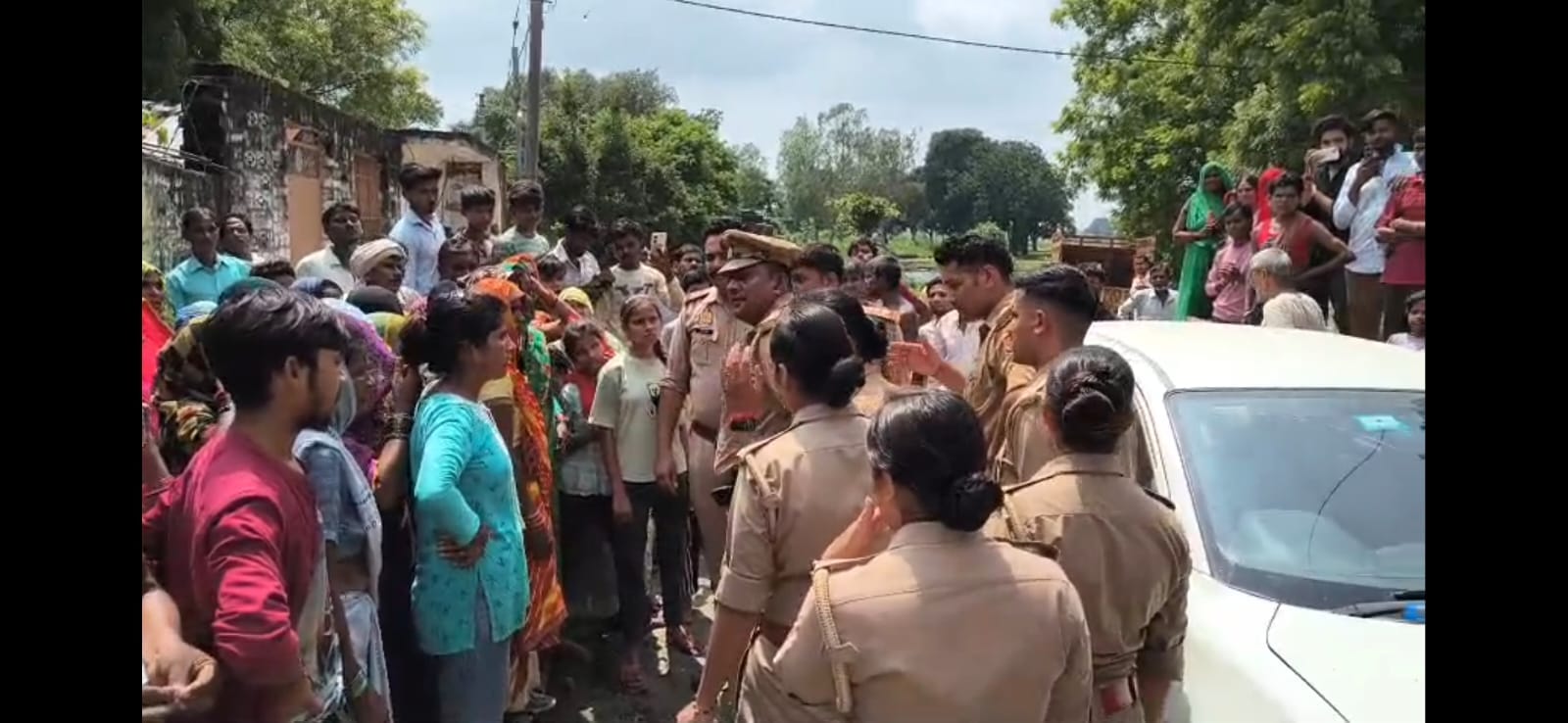 Police Face Women’s Protest While Rescuing Lover Held Hostage for 30 Hours in Saadh