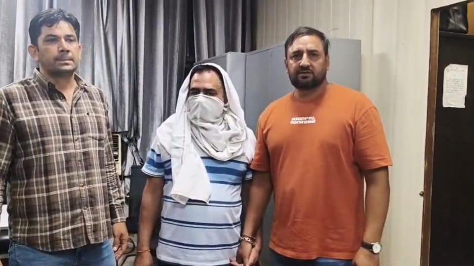 आरोपी गिरदावर राजेश