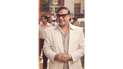 What Viral ChatGPT 80s Photo Trend? How Create Retro AI Images With Prompt