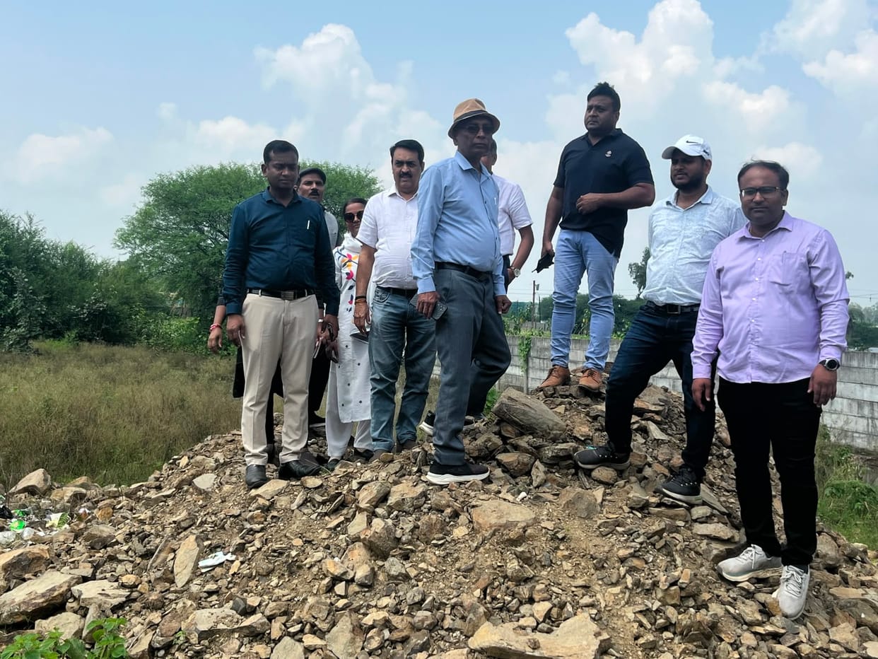 Illegal encroachments at Kerwa-Kaliasot: Permanent structures and a dairy built just 10 feet from the Full Tan