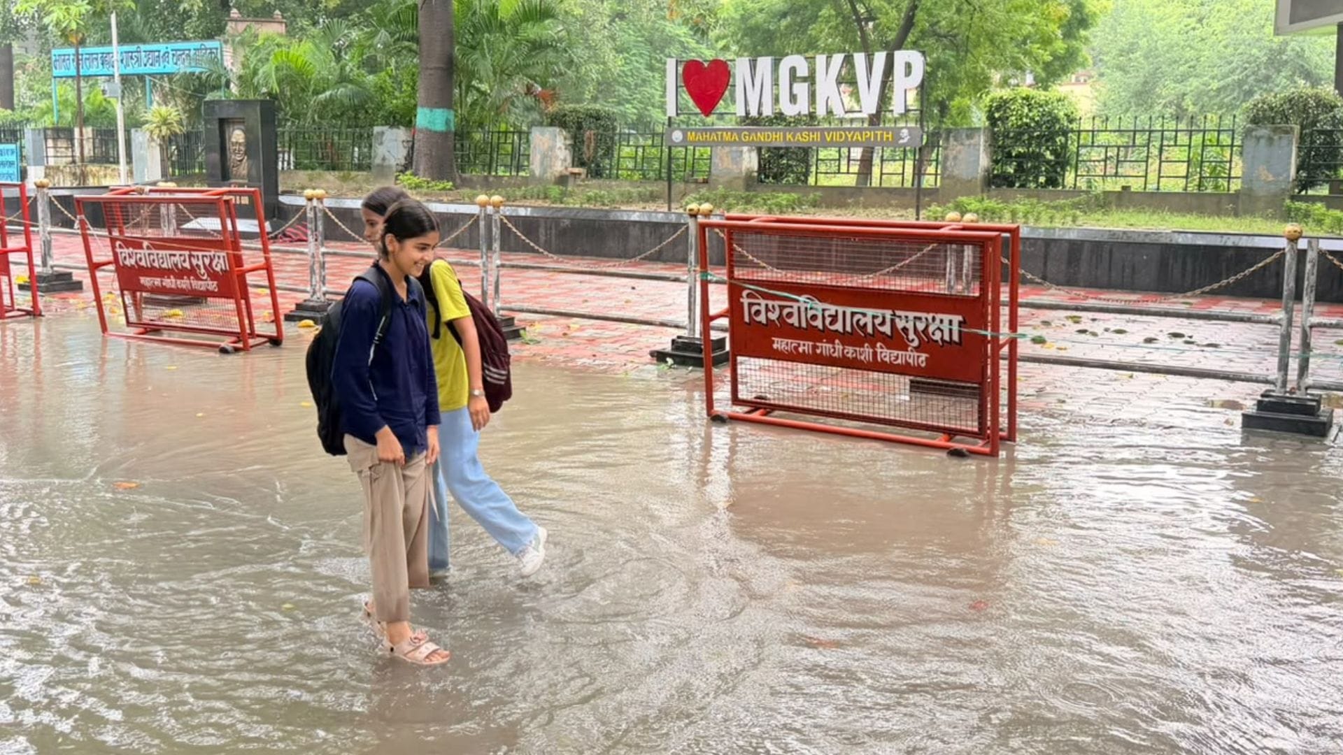 Heavy rainfall in Varanasi waterlogging reported in several areas including BHU and Kashi Vidyapith