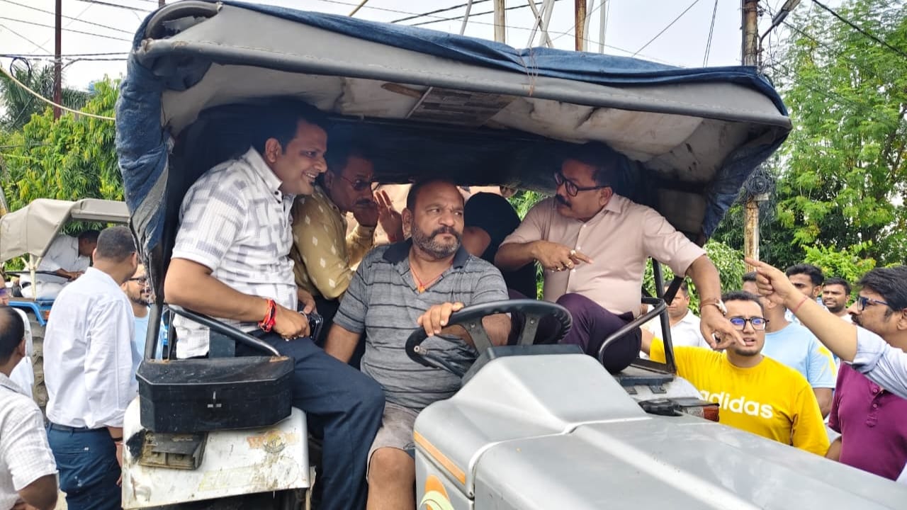 Residency Garden remains waterlogged for the third day in Bareilly