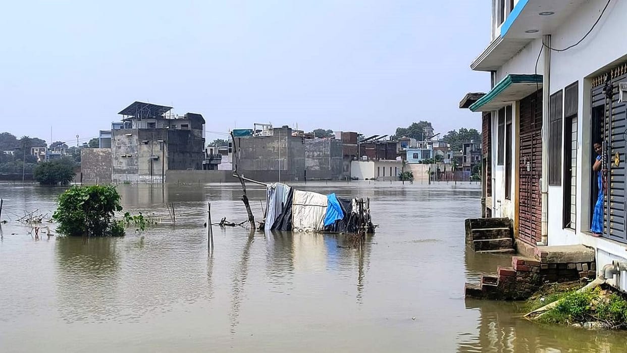 Garra River surging again water enters Subhash Nagar Colony in Shahjahanpur