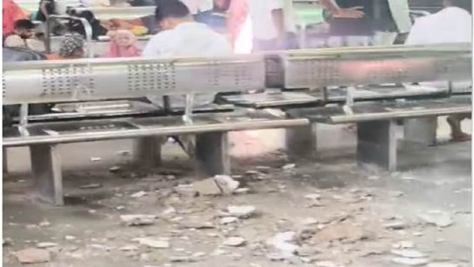 Plaster Suddenly Falls From Dilapidated Roof at Mathura Junction, Passengers Escape Unhurt
