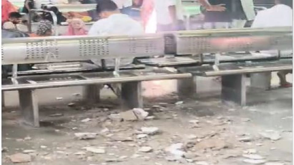 Plaster Suddenly Falls From Dilapidated Roof at Mathura Junction, Passengers Escape Unhurt