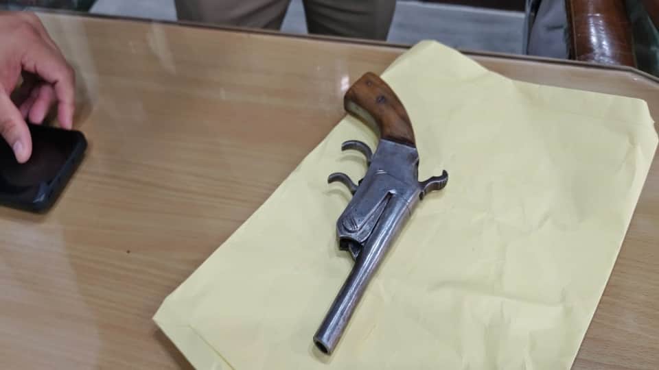 The student reached Haldwani MBPG College with a country-made pistol