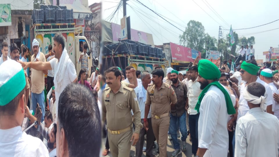 Bijnor: BKU Tractor Rally in Najibabad Sparks Traffic Jam, Farmers Protest on Road
