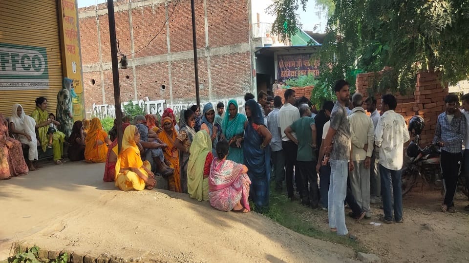 Husband murders wife in Agrafamily demands encounter killing and funeral rites at home