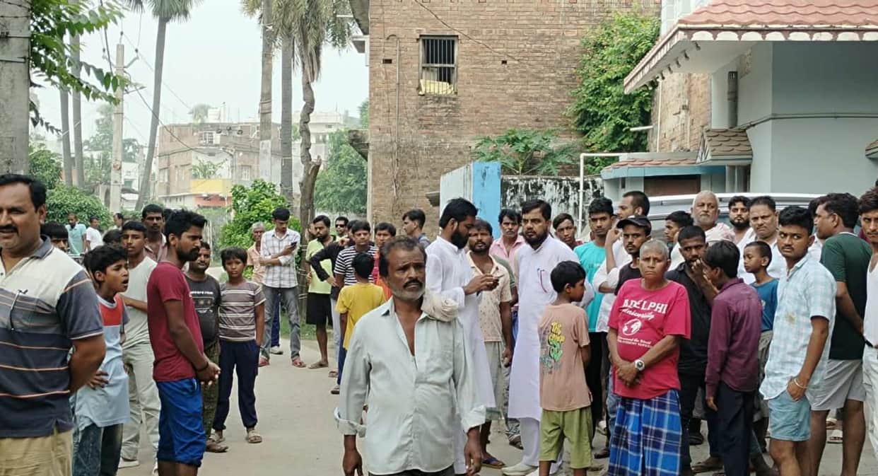 begusarai teghra firing 16 year old sameer killed gang rivalry road blockade