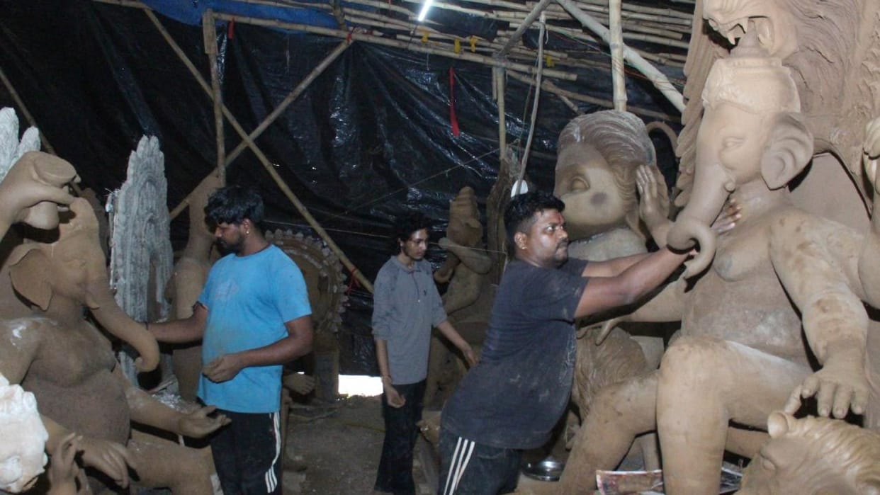 Jhansi: 'Lal Baug ke Raja' to be seated on a lion throne; the impact of inflation hits idols of Lord Ganesha