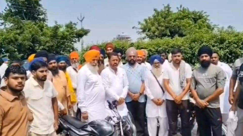 Shamli School Controversy: Parents Protest for Second Day After Children Allegedly Left Midway