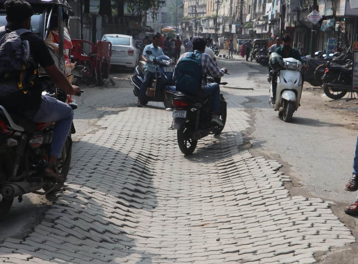 Indore: Paver blocks laid just a week ago in Indore have caved in, causing difficulties for vehicular movement
