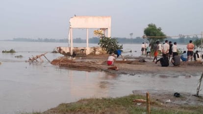 ancient temple collapse due to erosion by the Ramganga river in meerganj area of Bareilly