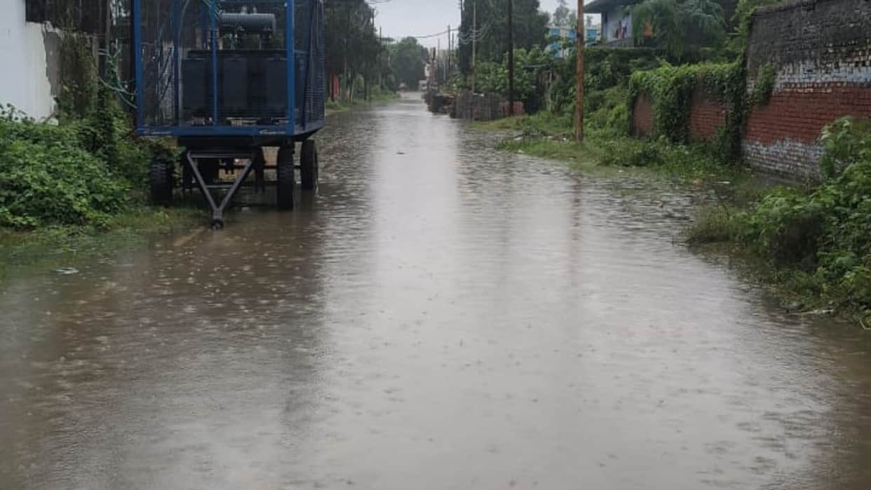 Torrential rains caused damage worth Rs 100 crore water entered several factories in Bareilly