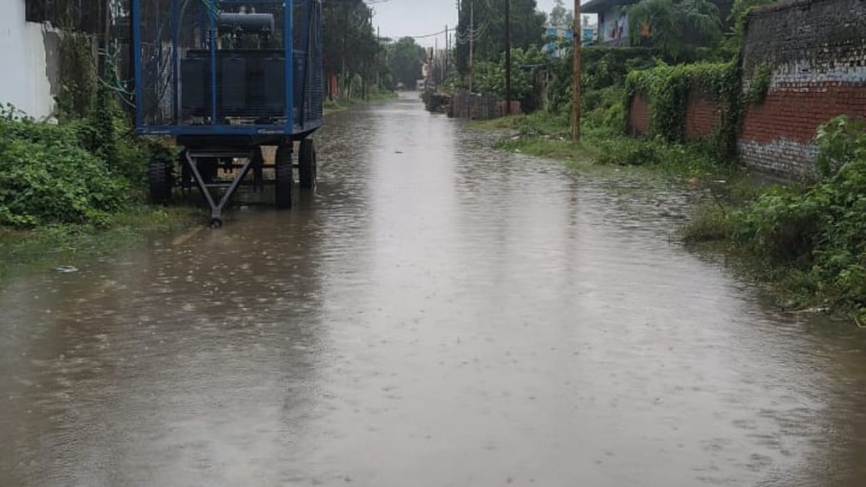 Torrential rains caused damage worth Rs 100 crore water entered several factories in Bareilly