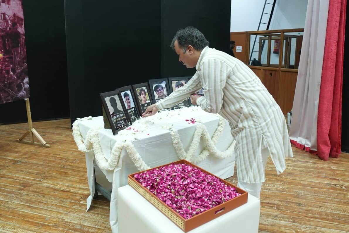 Tribute to the students who died in the Satya Niketan accident.