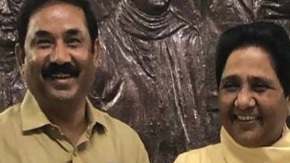 Ashok Siddharth wrote message to Mayawati stating that he was ready to take sanyas for politics
