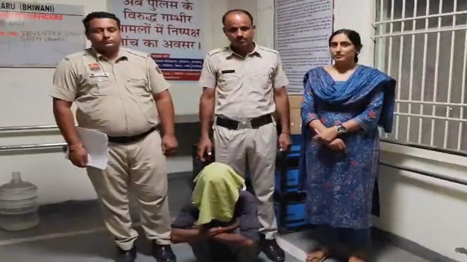 Accused arrested for assaulting an elderly man and snatching his bike Loharu bhiwani