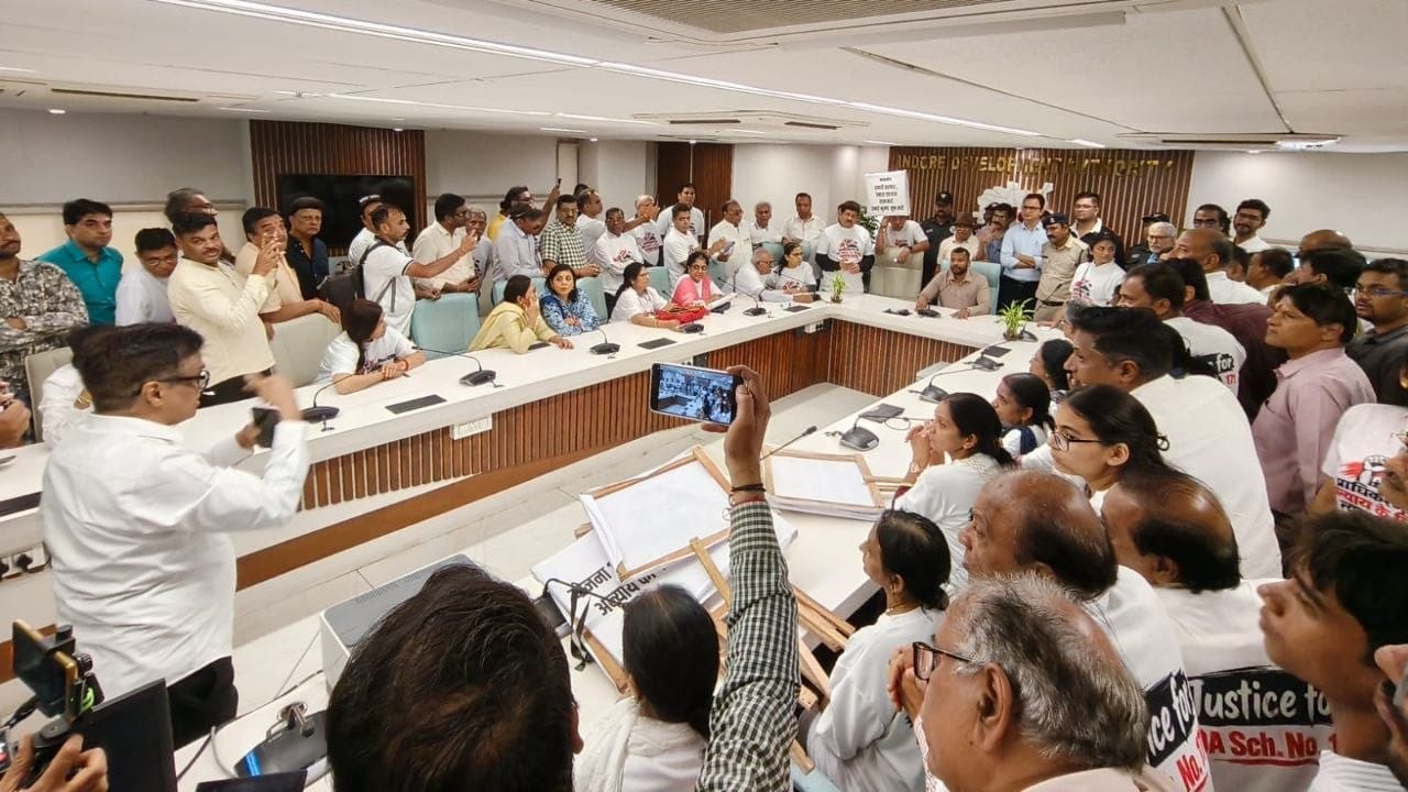 indore-ida-scheme-171-protest-plot-holders-demand-possession-news