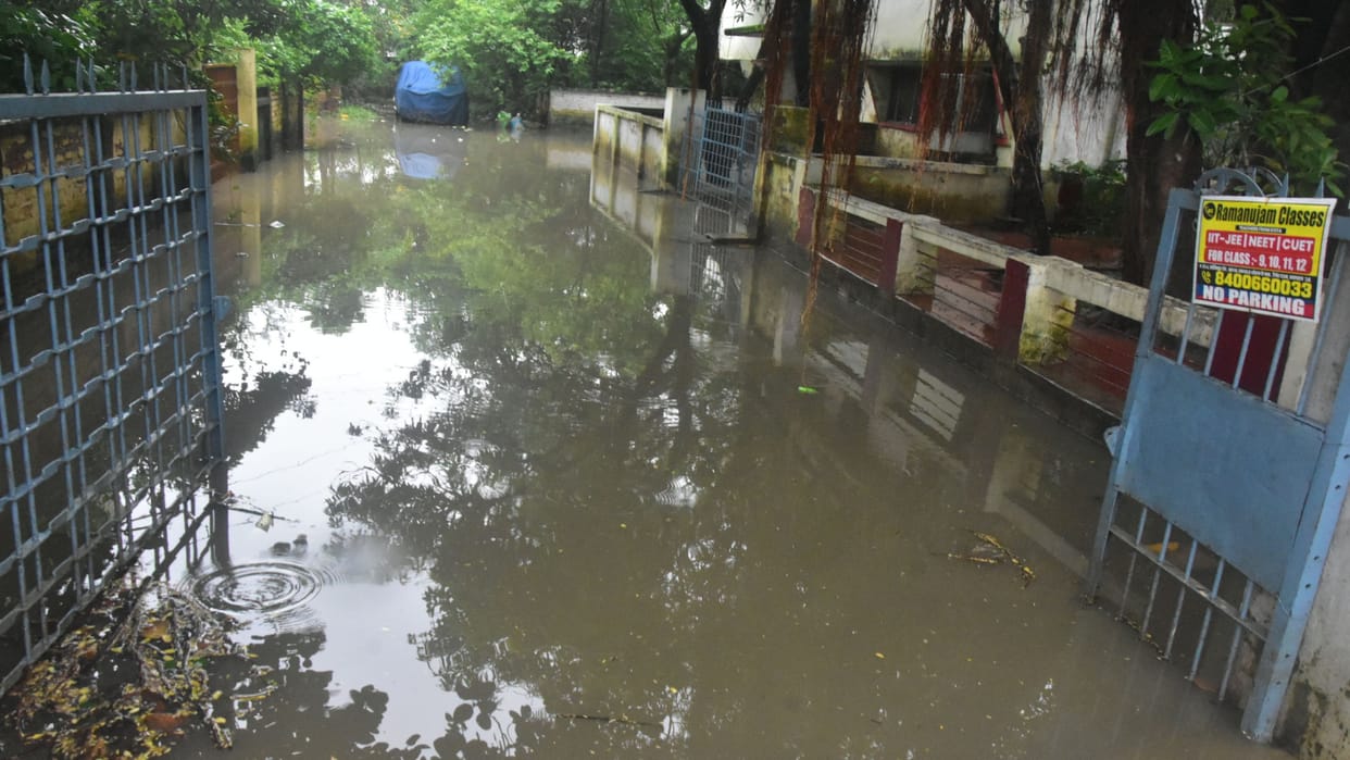 Prayagraj 48 minutes of rain, three hours for the water to drain.