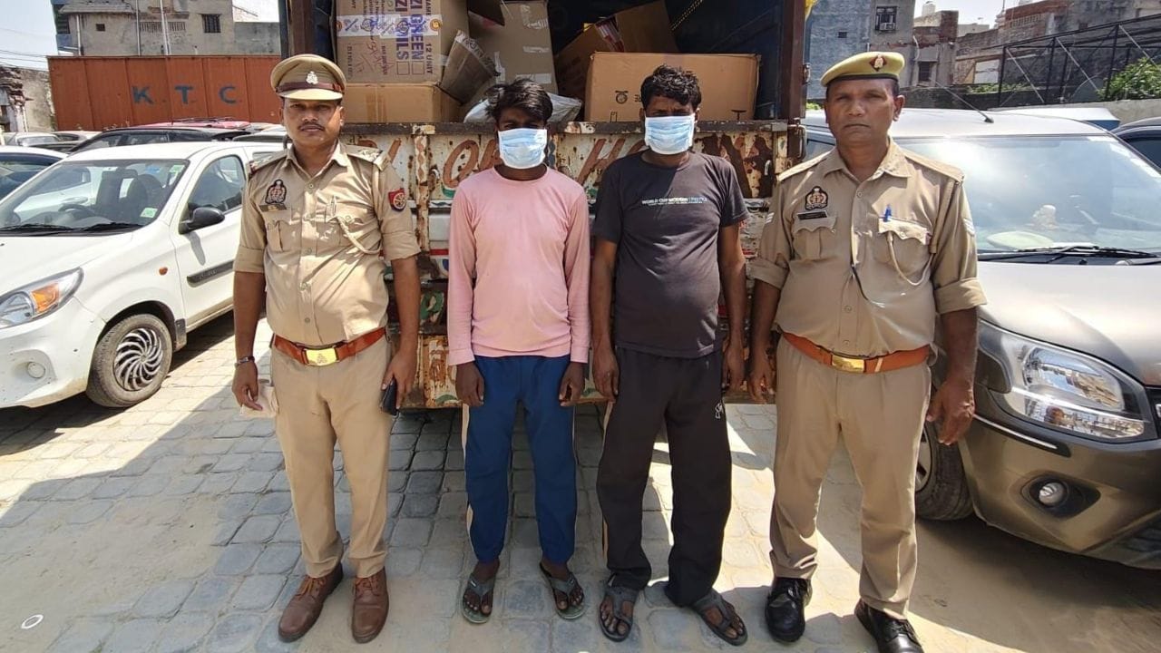 ग्रेटर नोएडा में अवैध पटाखों की बड़ी खेप बरामद