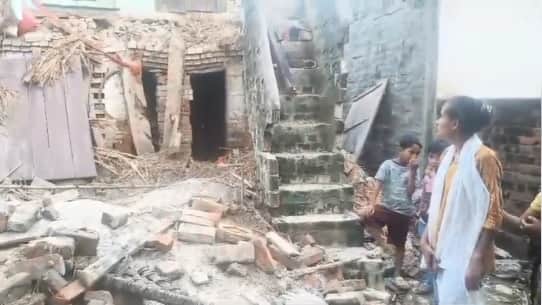 kanpur Hirni village tragedy Kajals anguish Where did you leave Papa and my sisters Gazing collapsed home