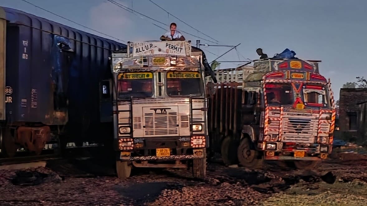 Kanpur Railways focuses on freight transport de oiled cake sent to Bangladesh and rice dispatched to Silchar