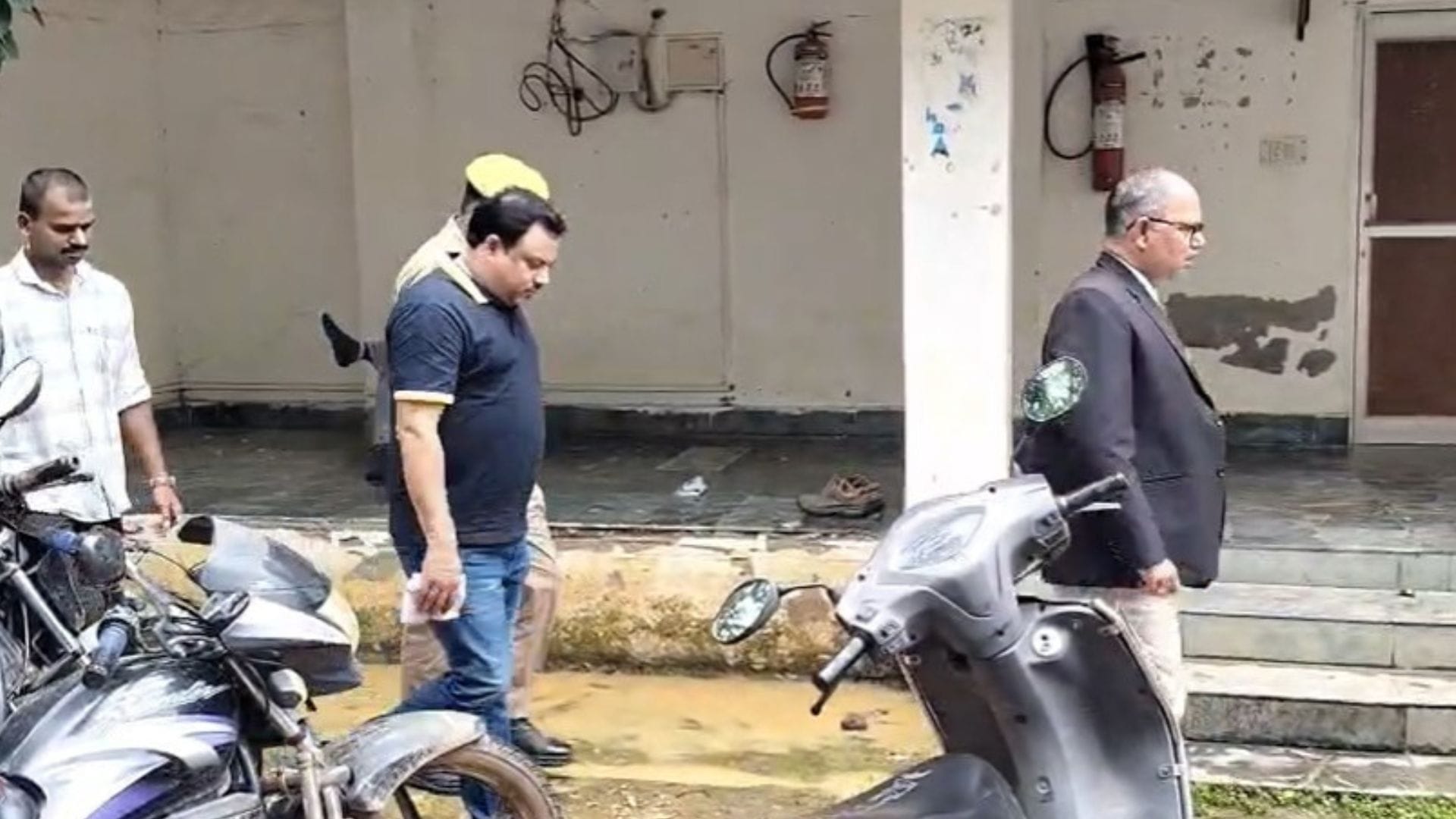 खनन कारोबारी इश्तियाक खान को एसओजी टीम ने किया अरेस्ट।