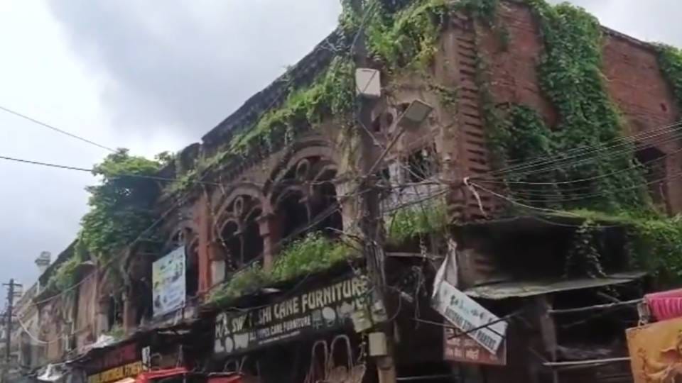 LDA wakes up after Delhi building collapse dilapidated buildings to be identified