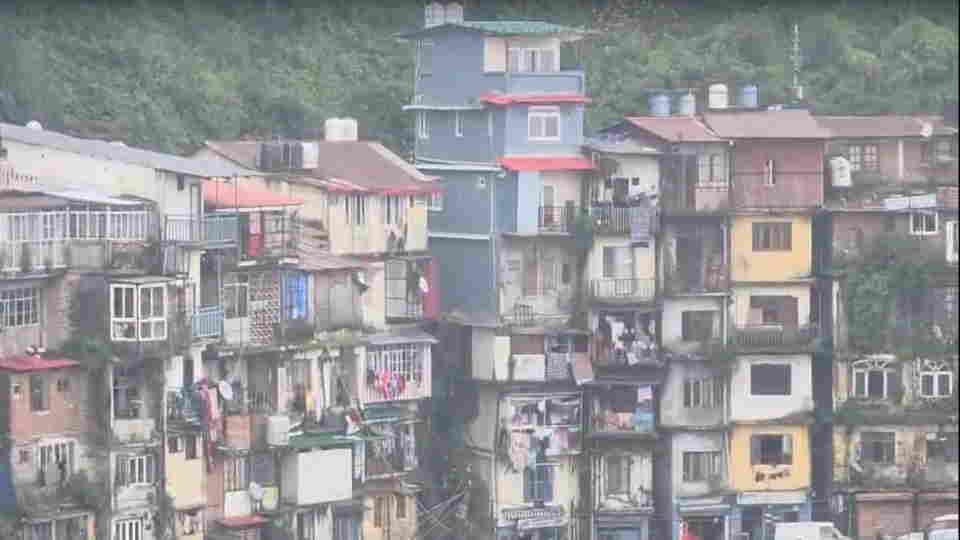 Mussoorie Many Families Living under in 150 year old buildings which danger for living