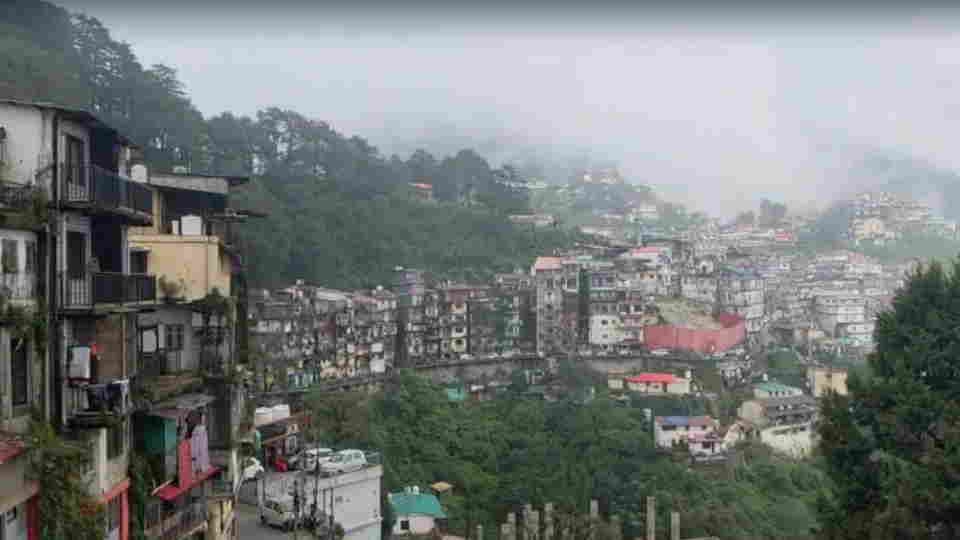 Mussoorie Many Families Living under in 150 year old buildings which danger for living