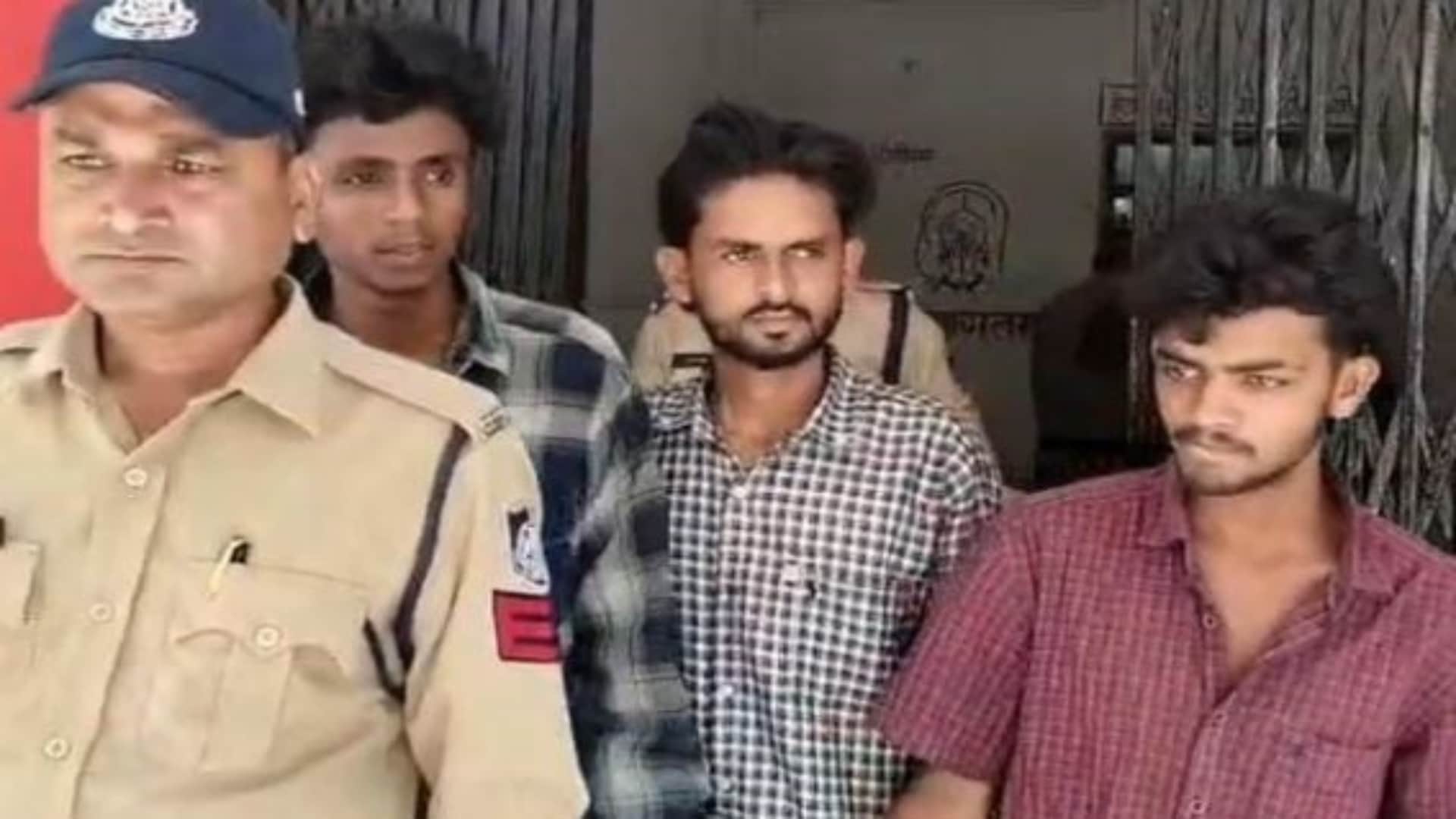 पुलिस हिरासत में आरोपी
