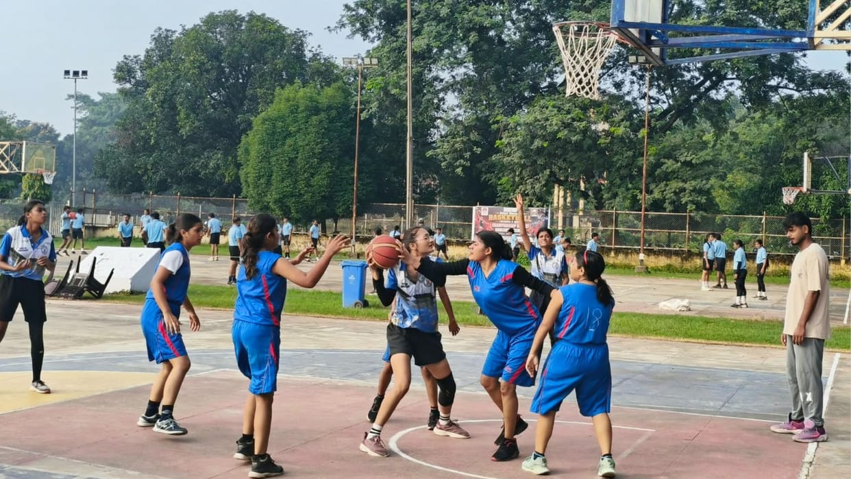 Basketball Competition Faculty of Social Sciences failed to score single basket against Faculty of Arts