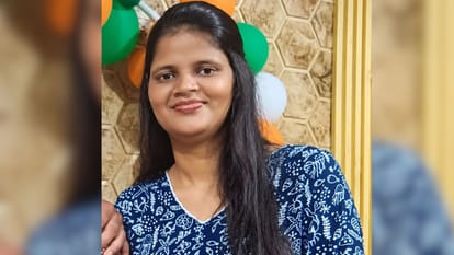 female constable Priyanka death in Kaushambi her last rites performed in Ghazipur
