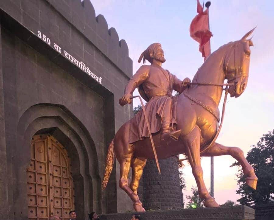 Indore: The sword in the hand of the Shivaji statue in Indore has broken off; the matter has reached the polic